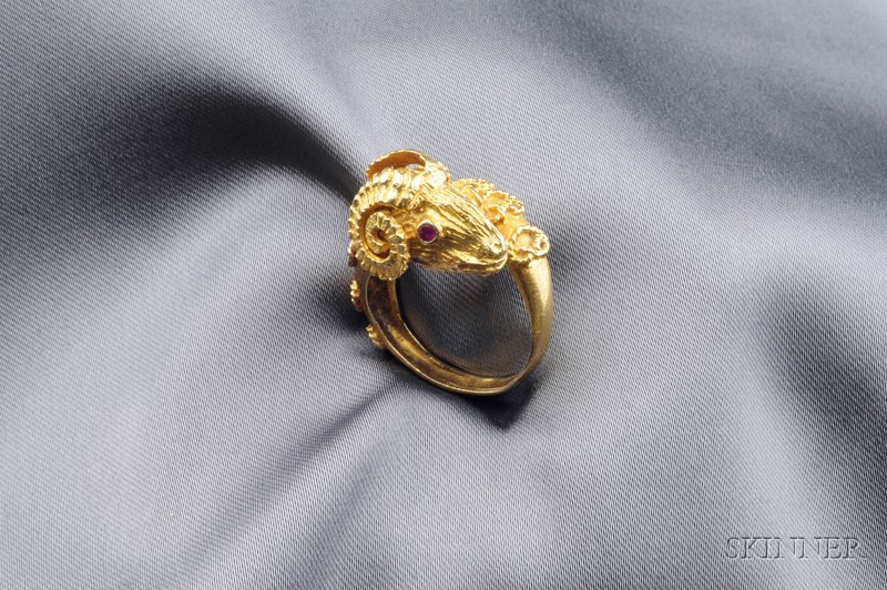 Appraisal: kt Gold Ram's Head and Ruby Ring Zolotas set with