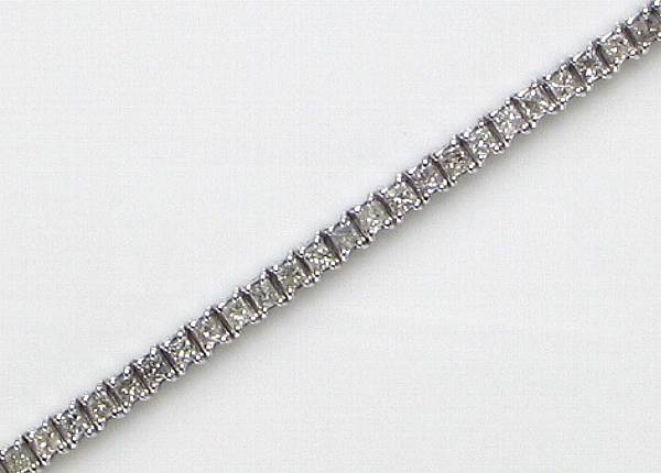 Appraisal: A diamond bracelet estimated total diamond weight carats mounted in