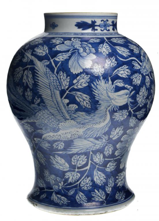 Appraisal: AN EXPORT PORCELAIN JAR freely painted in underglaze blue with