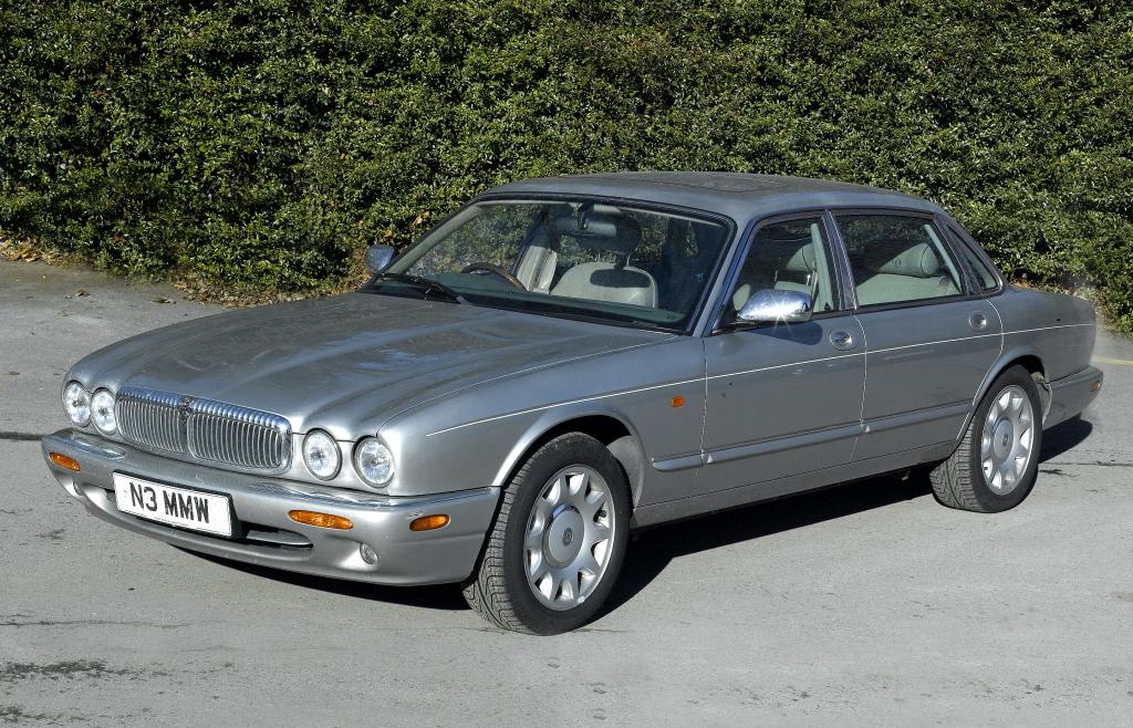 Appraisal: A DAMLIER SUPER V SALOON litre automatic transmission silver with