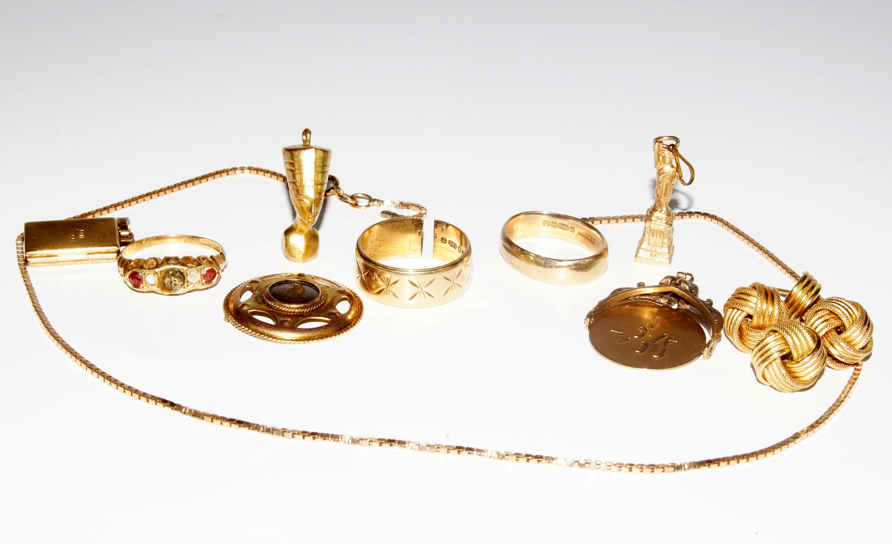 Appraisal: ct gold and yellow metal jewellery including pairs of knot