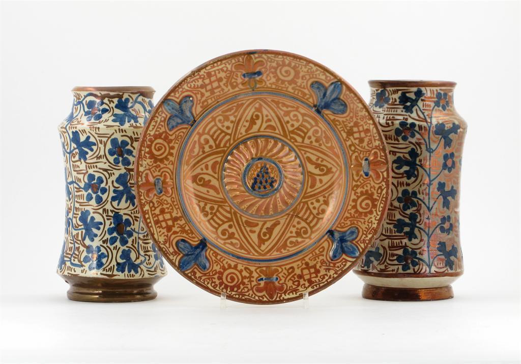 Appraisal: A pair of Hispano-Moresque type albarelli