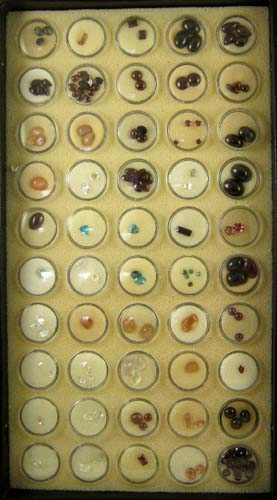 Appraisal: COLLECTION OF ONE HUNDRED FORTY TWO UNSET GEMSTONES including apatite