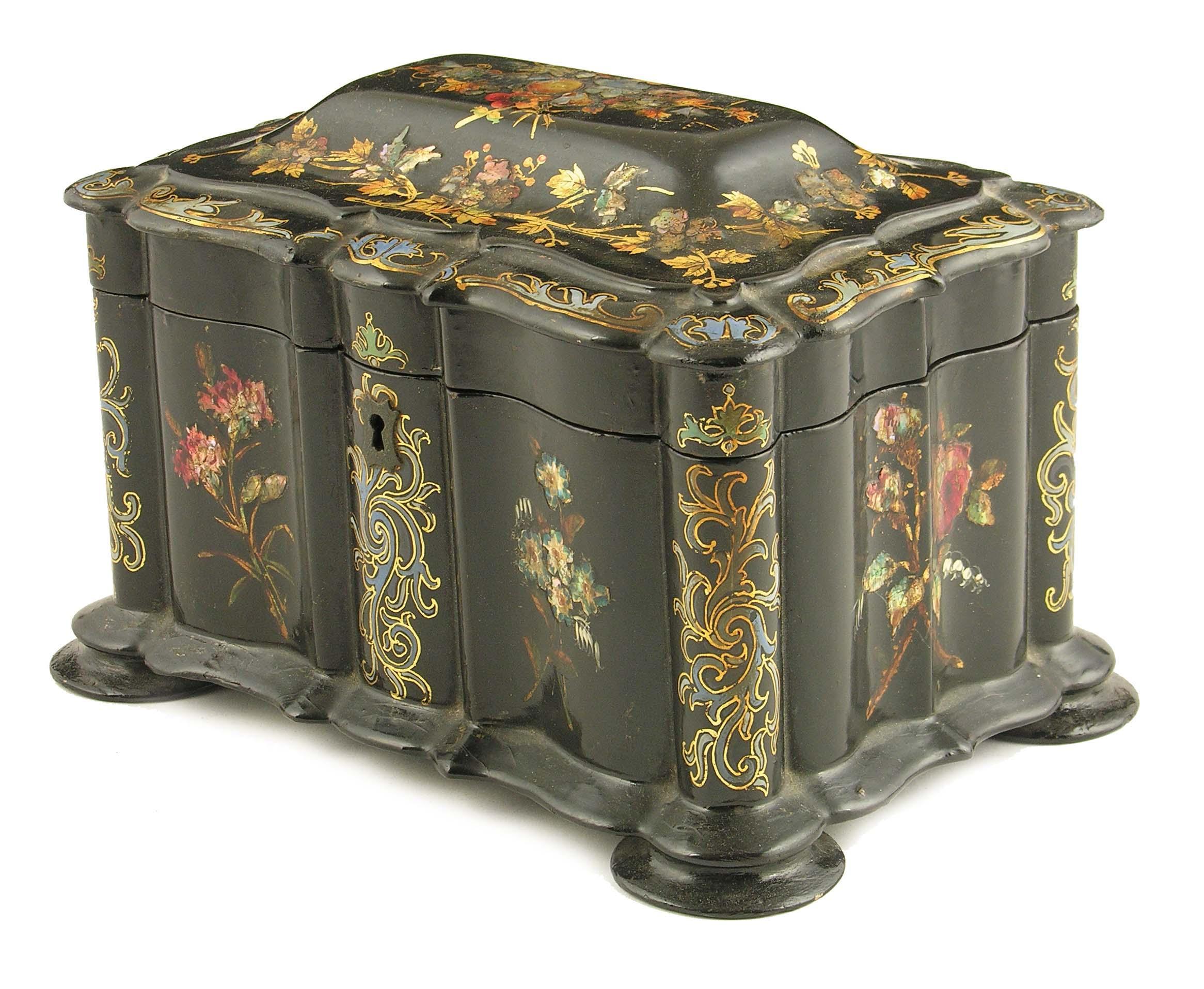 Appraisal: A Victorian papier-mache tea caddy