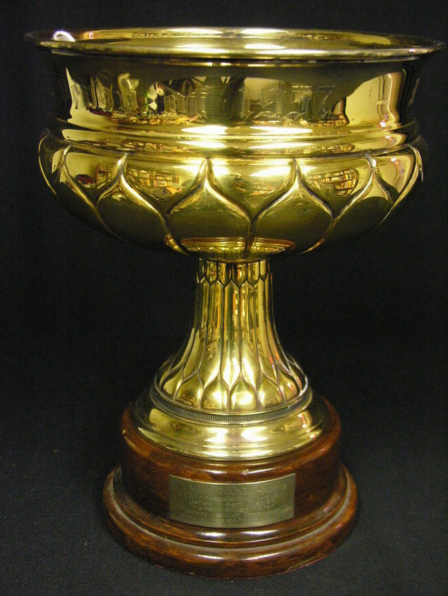 Appraisal: STERLING AMERICAN DERBY HORSE RACING TROPHY won by Round table