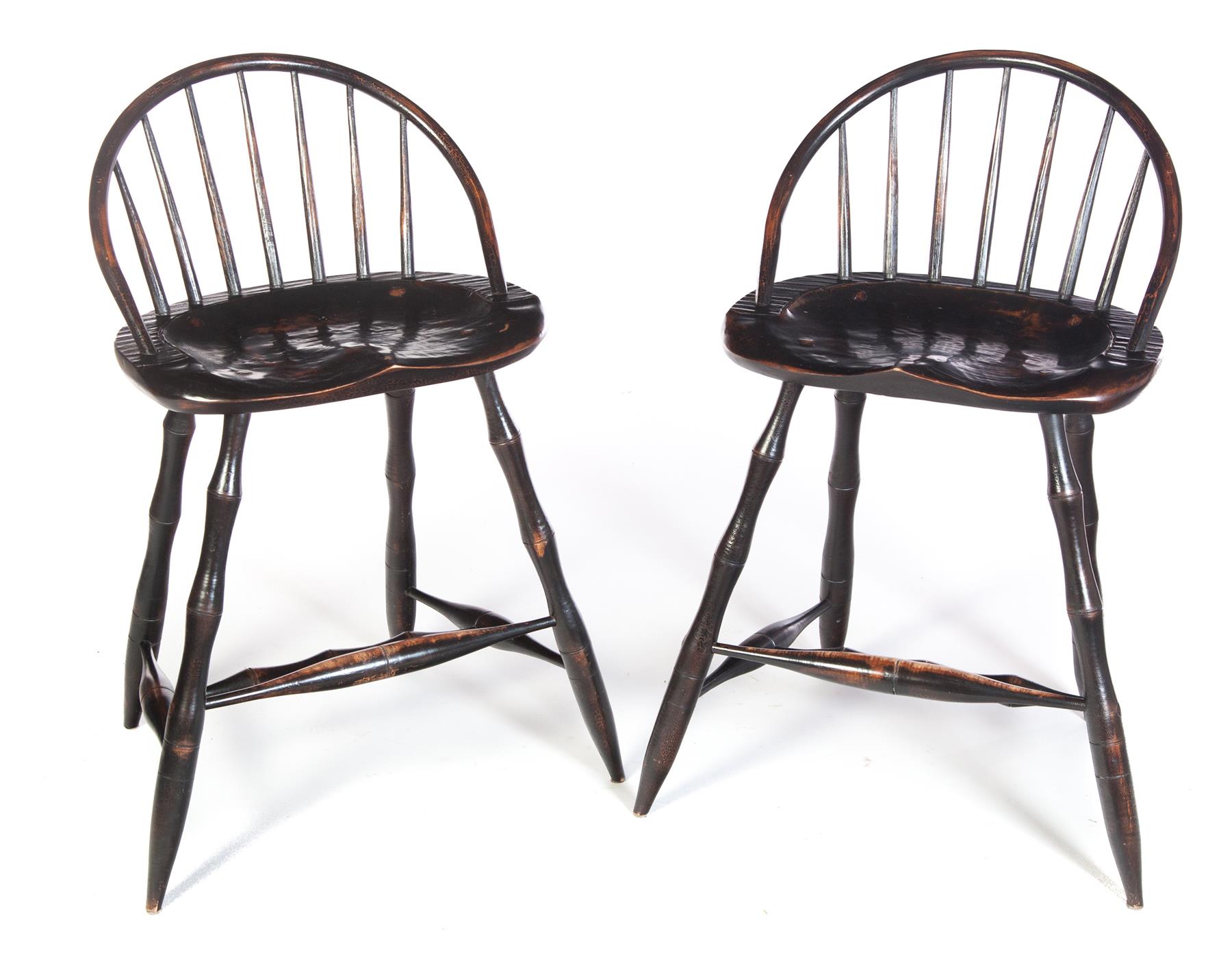 Appraisal: A PAIR OF RAVEN'S END WINDSOR LOW-BACK BAR STOOLS American