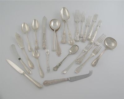 Appraisal: A mixed lot of plated ware a variety of assorted