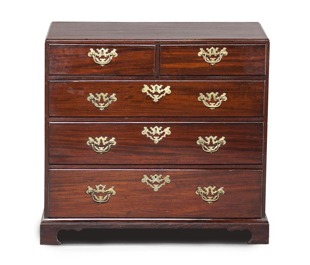 Appraisal: AMERICAN CHIPPENDALE MAHOGANY CADDY TOP CHEST OF DRAWERS CIRCA the