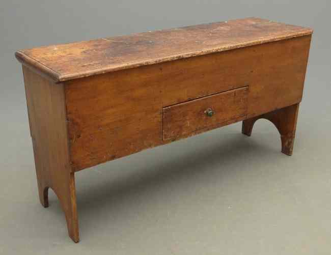 Appraisal: th c Hudson Valley single drawer bootjack base blanket box