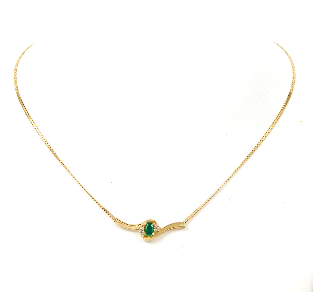 Appraisal: K EMERALD DIAMOND NECKLACE K yellow gold necklace contains one