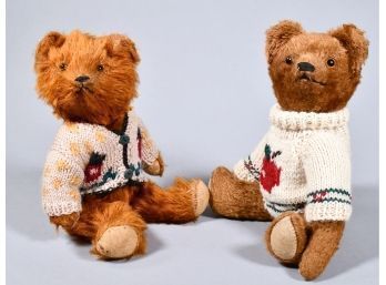 Appraisal: Two vintage mohair bears both have glass eyes and five