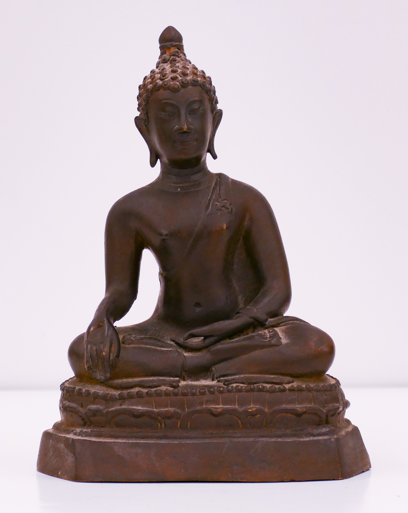 Appraisal: Old Thai Bronze Seated Shakyamuni Buddha ''