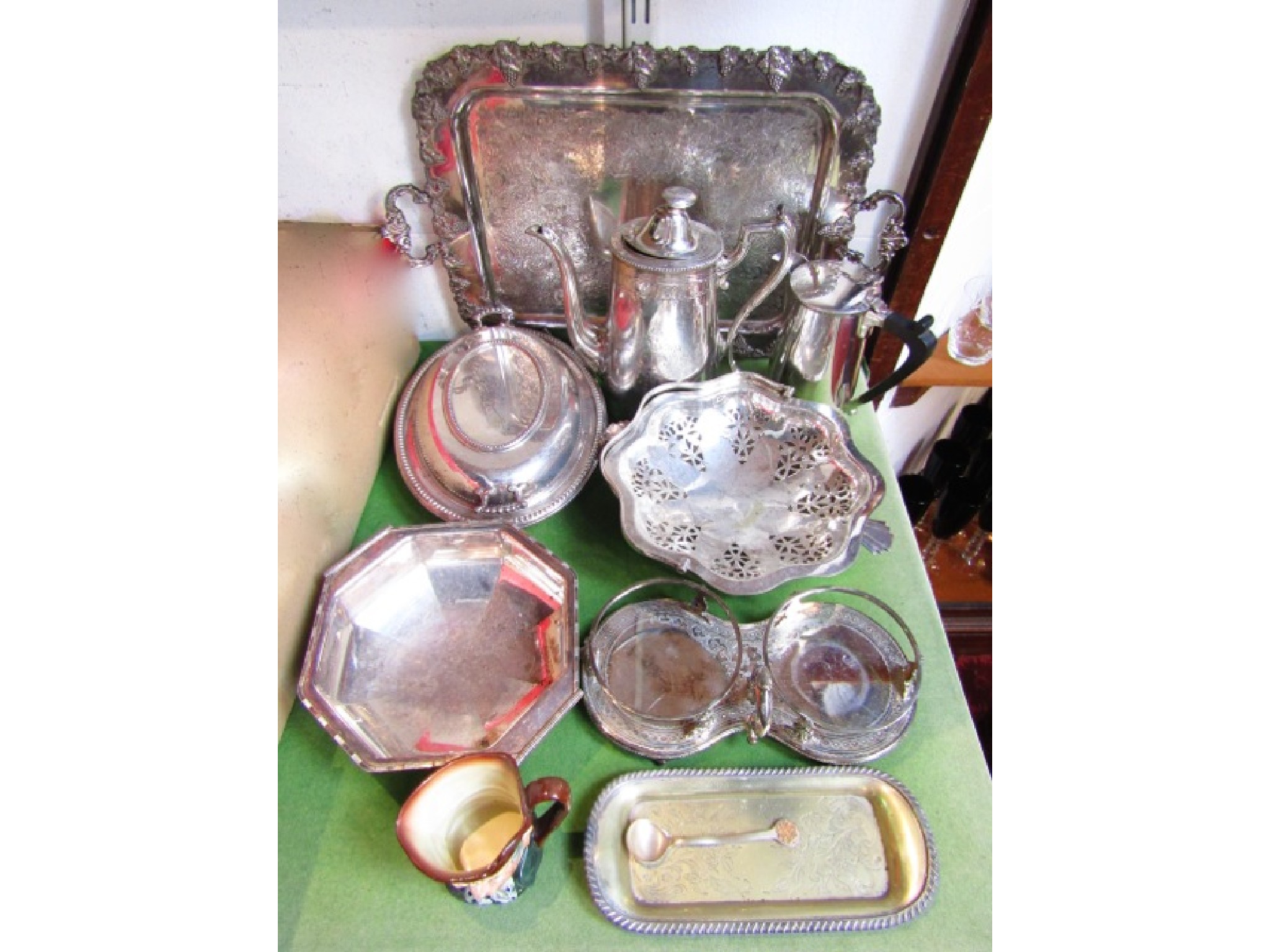 Appraisal: Silver plated wares to include a tray of rectangular form