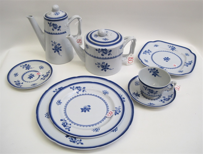 Appraisal: SEVENTY-SEVEN PIECE COPELAND SPODE DINNERWARE in the Spode's Gloucester pattern