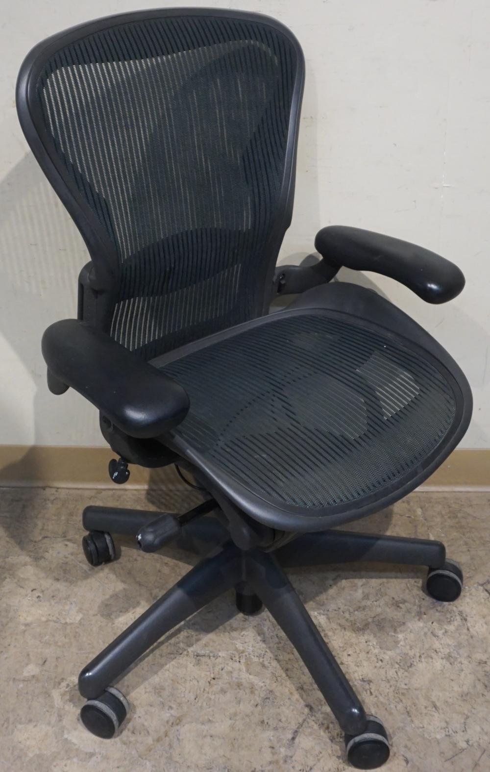 Appraisal: Herman Miller Aeron Office Chair Size B