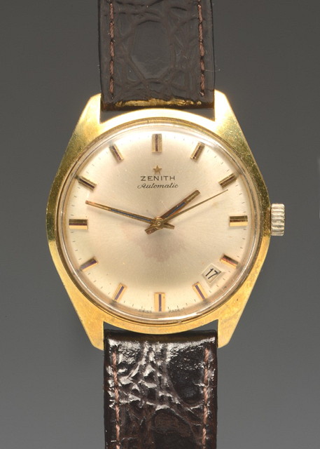 Appraisal: A GENTLEMAN'S ZENITH AUTOMATIC WRIST WATCH with leather strap