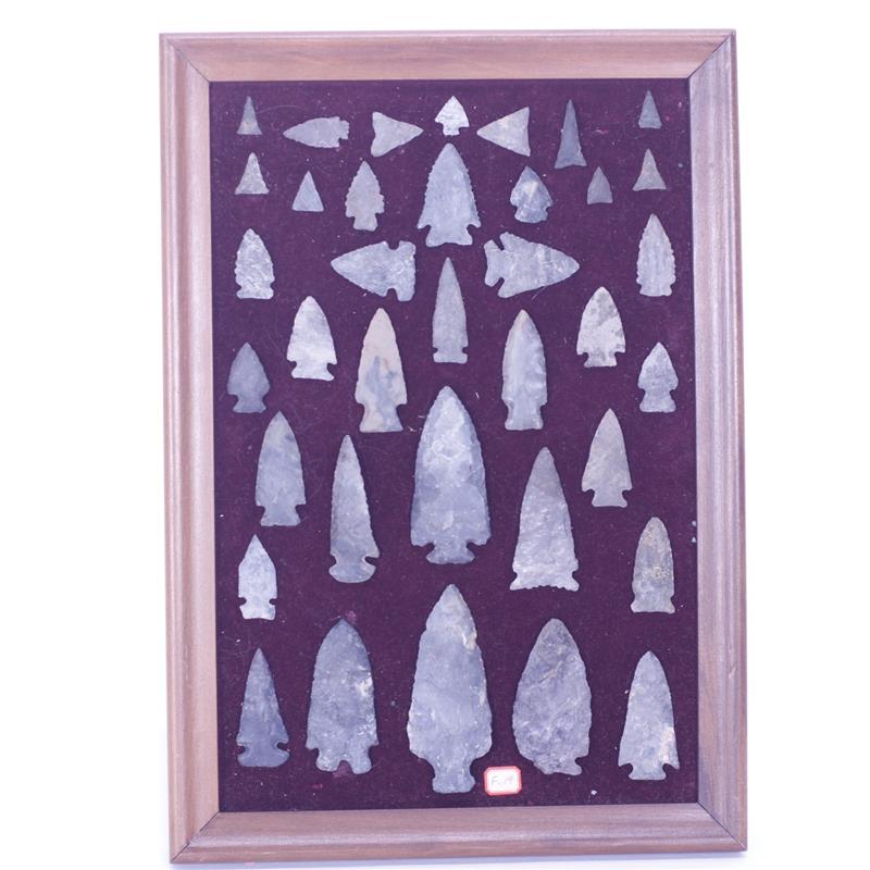 Appraisal: Thirty-Seven Flints arrowheads Multicultural Mostly Upper Mercer Chert Dovetail in