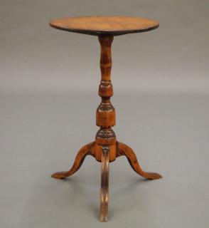 Appraisal: New England Maple candlestand An early th century New England