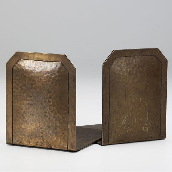 Appraisal: GUSTAV STICKLEY Hammered copper bookends Als Ik Kan stamps x