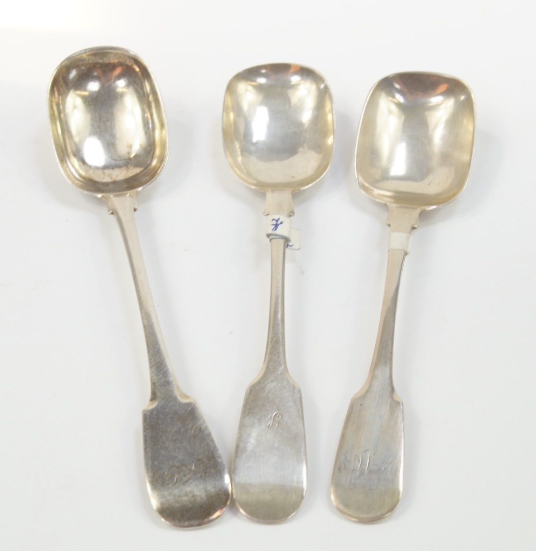 Appraisal: A Scottish provincial sugar spoon decorated in the fiddle pattern