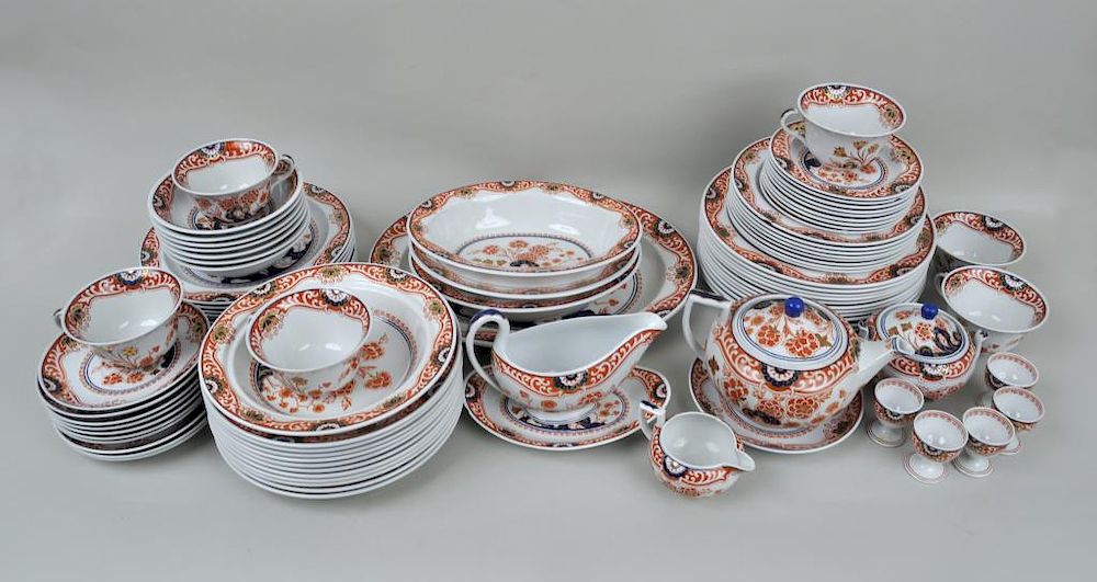 Appraisal: Large Wedgewood Rotterdam Porcelain Service comprising twelve dinner plates ten