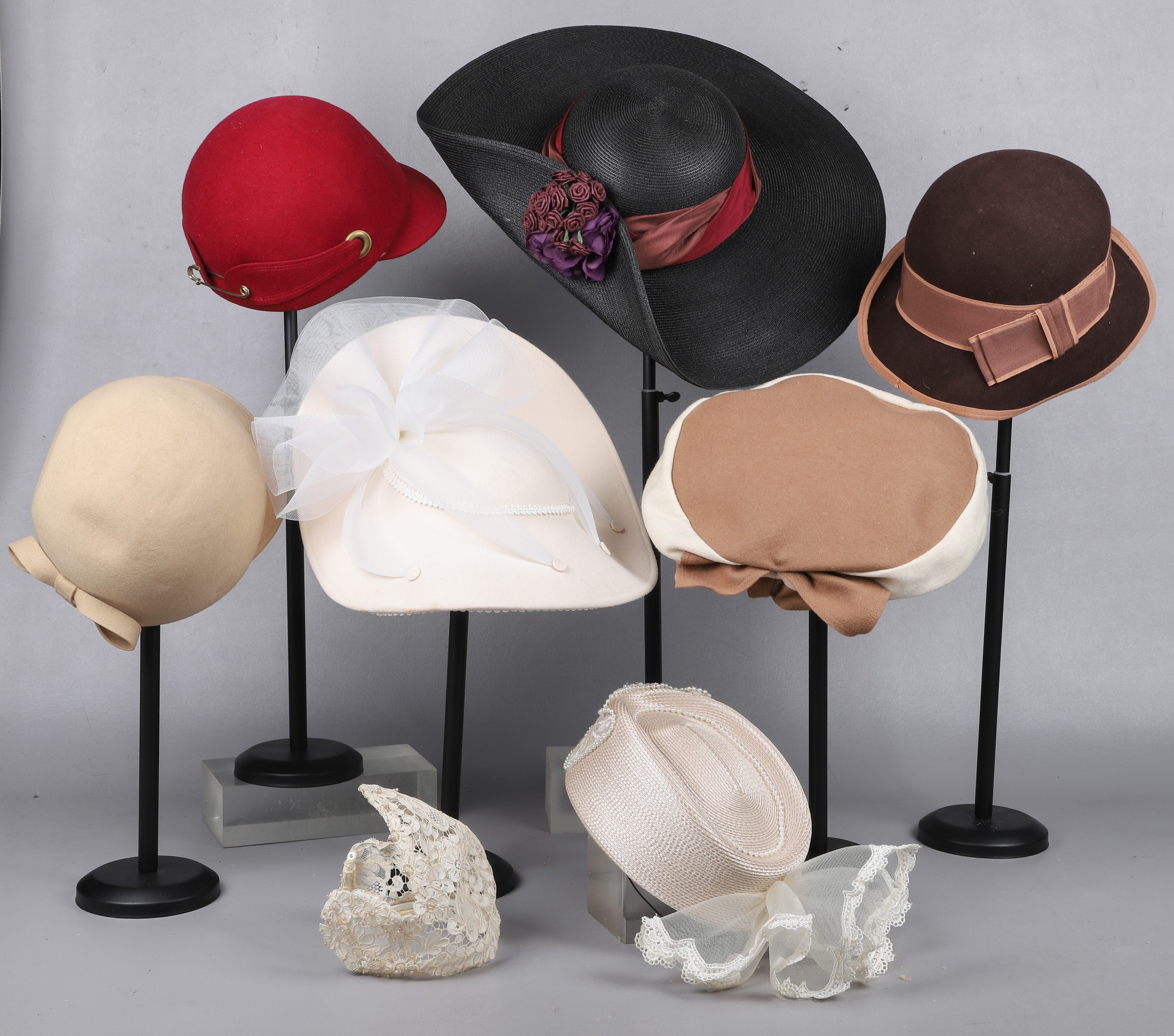 Appraisal: Vintage hat grouping to include s Deborah cream wool fascinator