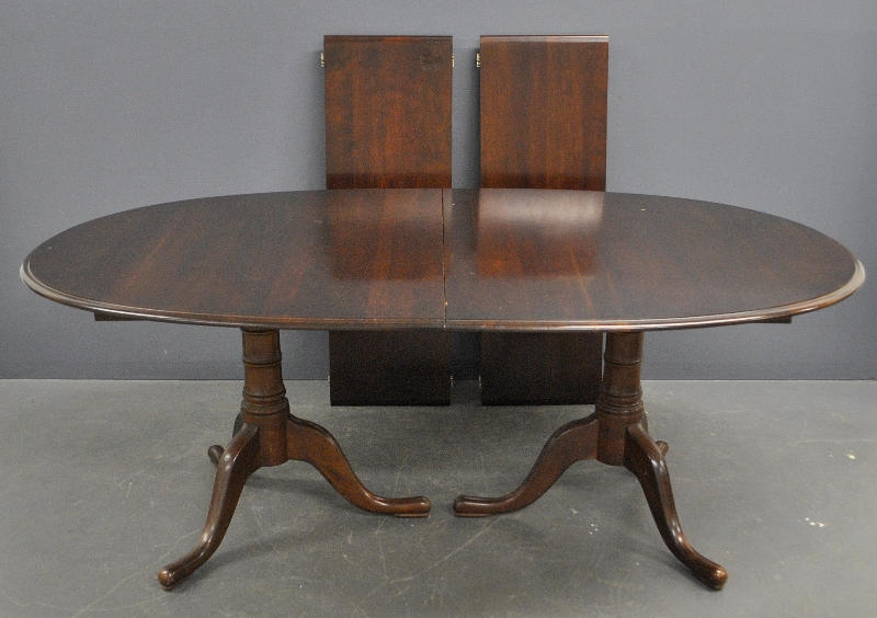 Appraisal: - Queen Anne style mahogany double pedestal banquet table with