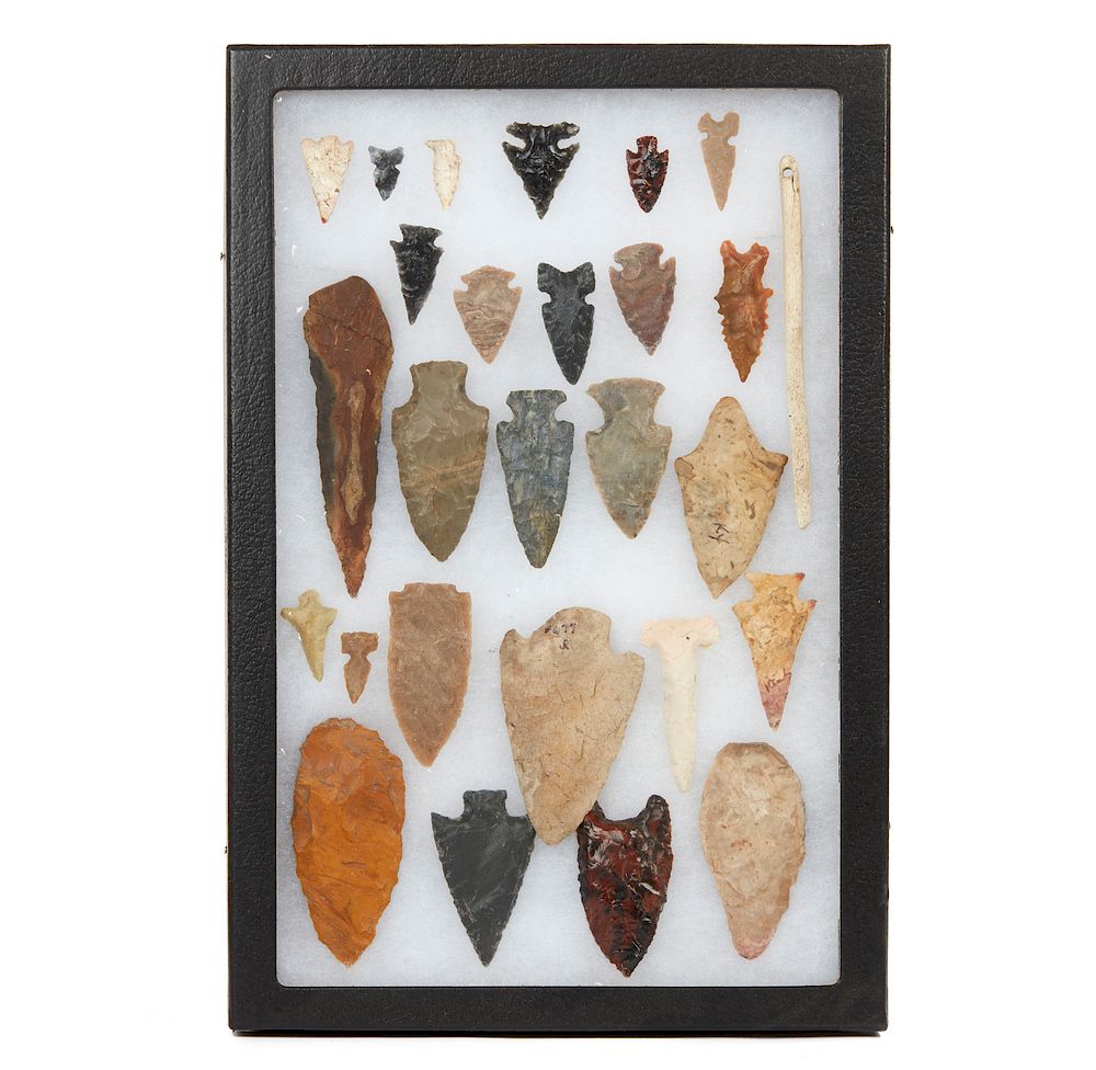 Appraisal: Assorted Arrowhead Collection Assorted Arrowhead Collection L-R western Anasazi arrowhead-