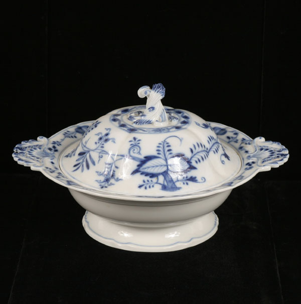 Appraisal: Meissen porcelain blue onion covered dish molded handles and lift