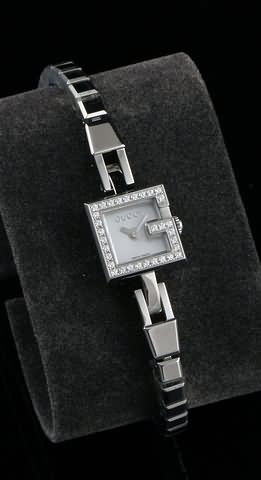 Appraisal: Ladies designer watch Ship plus insurance