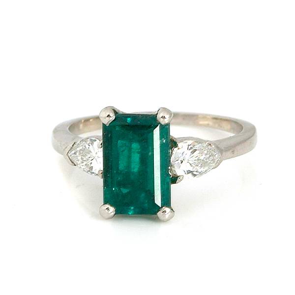 Appraisal: An emerald pear shaped diamond and platinum ring estimated total