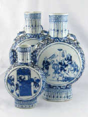 Appraisal: Ceramics A pair of Chinese blue and white Moon flasks