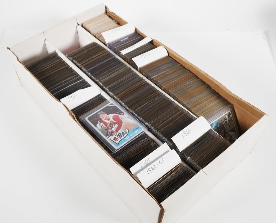 Appraisal: BASEBALL CARDS - Large box of hundreds of cards --