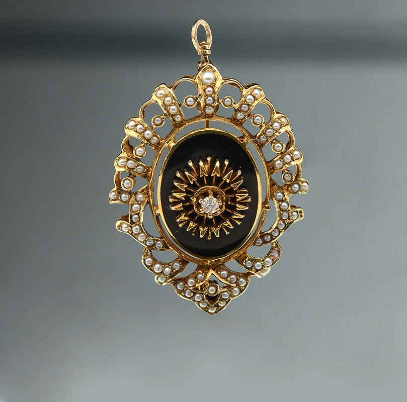 Appraisal: K VICTORIAN PEARL DIAMOND PENDANT BROOCH Over seed pearls frame