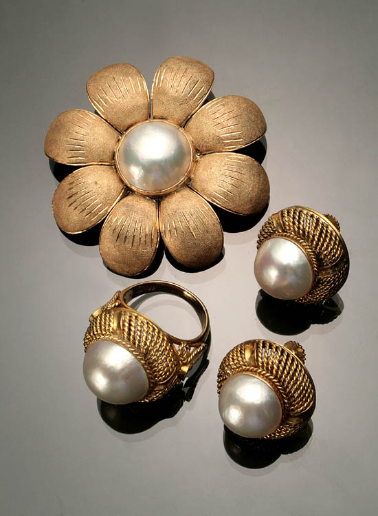 Appraisal: Yellow-Gold and Mab Pearl Assembled Four-Piece Ensemble Consisting of a