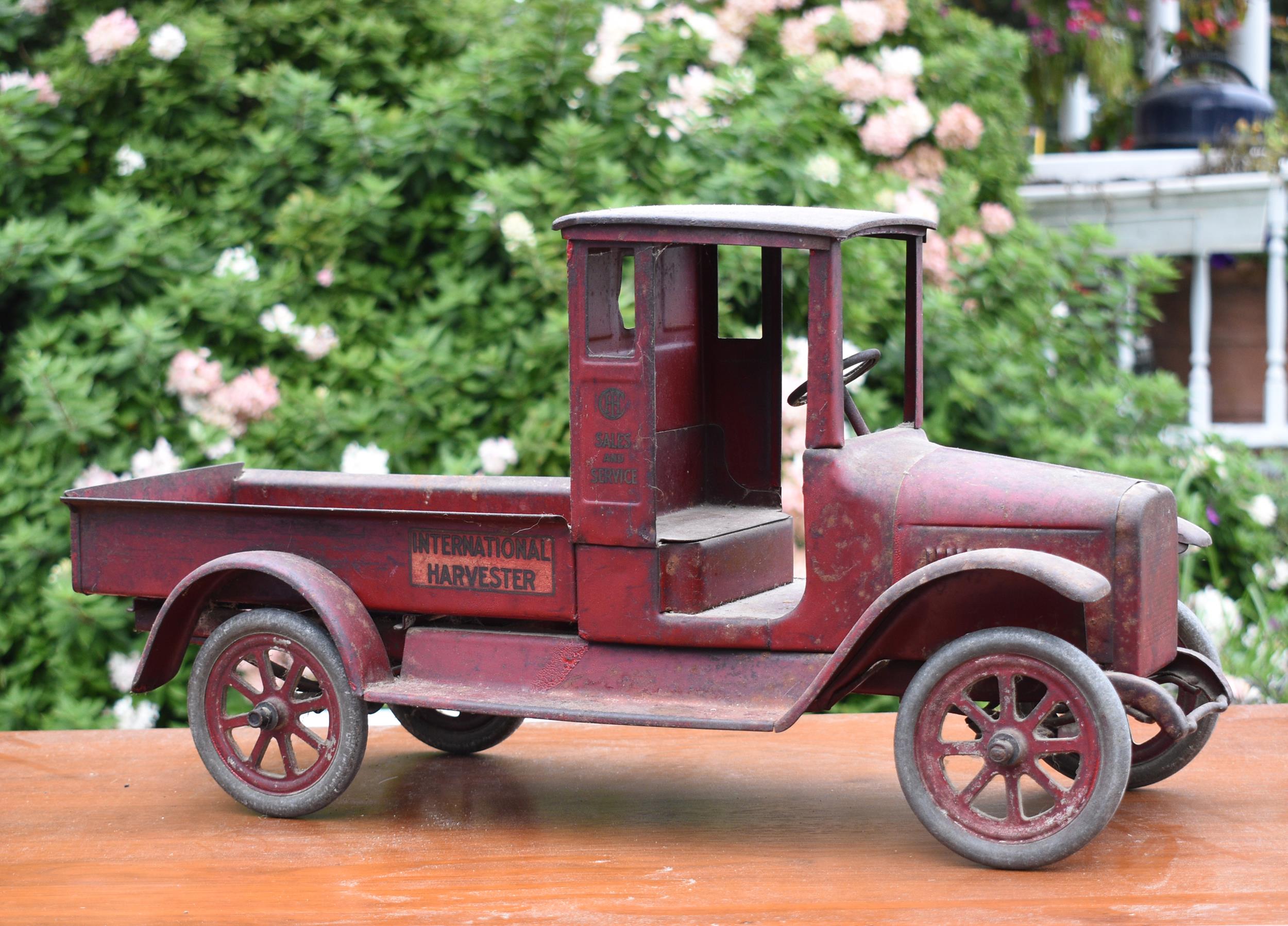 Appraisal: BUDDY L INTERNATIONAL HARVESTER STEEL TRUCK CA A classic among