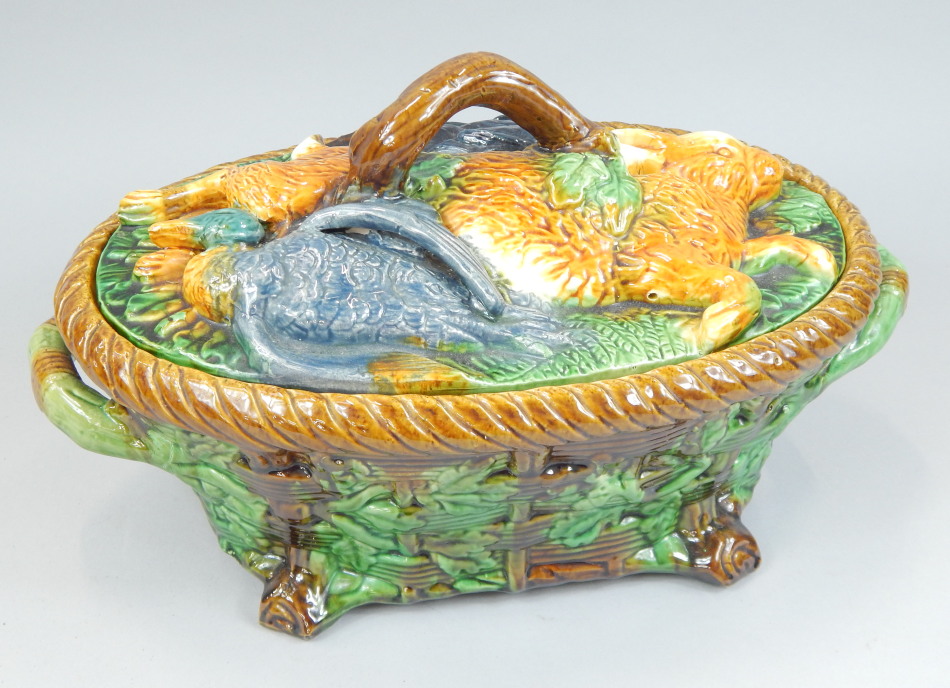 Appraisal: A reproduction Victorian style majolica game pie dish the lid