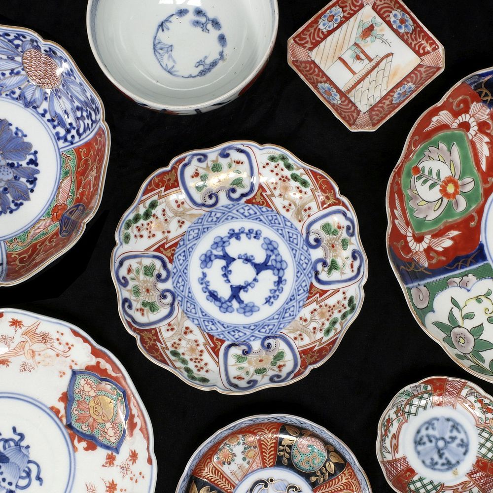 Appraisal: A COLLECTION OF JAPANESE IMARI PORCELAIN CIRCA A collection of