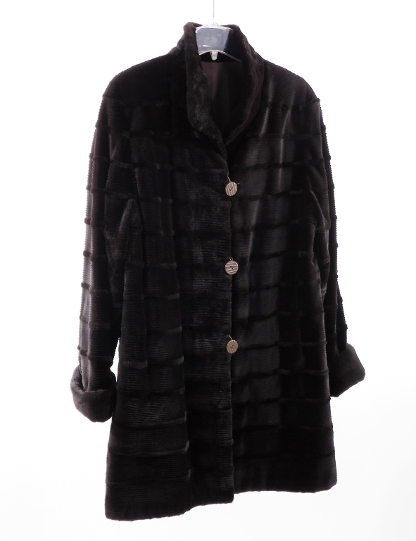 Appraisal: DEEP BROWN WINTER FUR COAT Deep rich brown fur coat