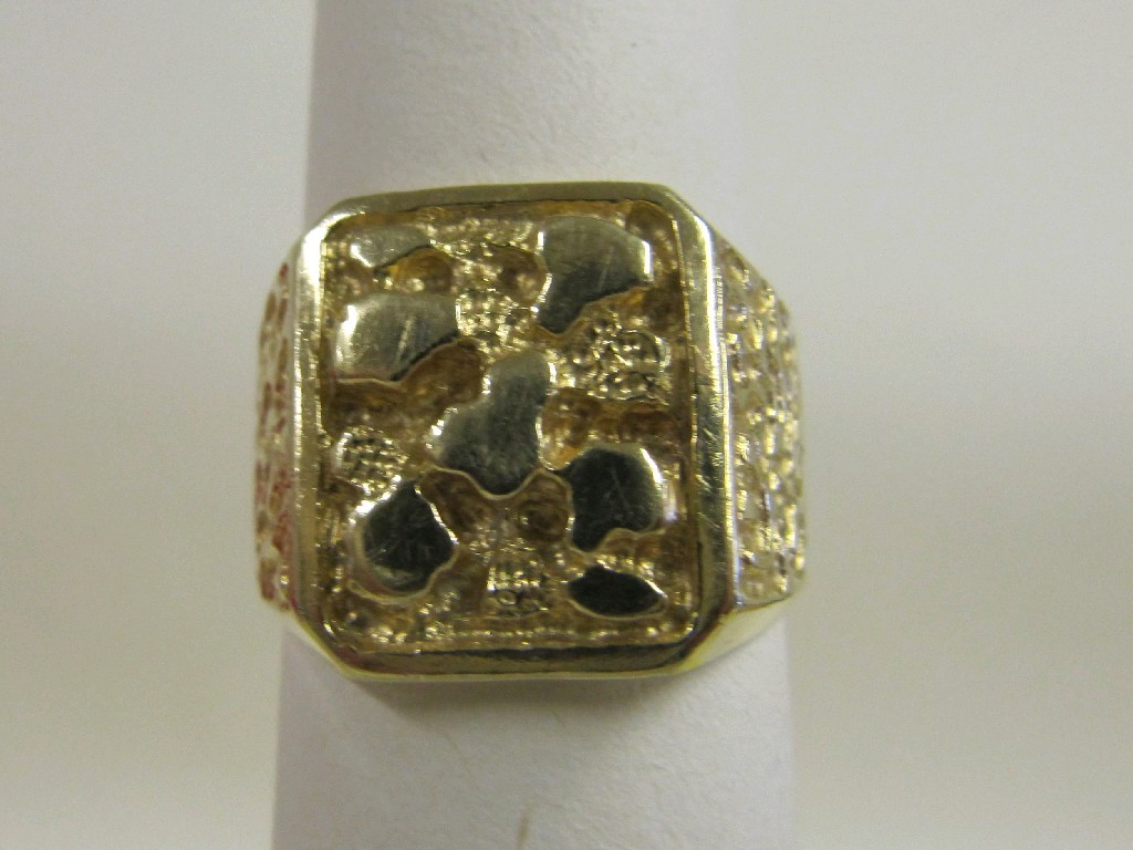 Appraisal: Fourteen carat gold dress ring Approx gms