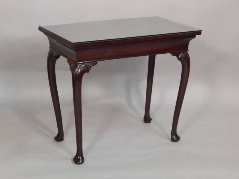 Appraisal: A mahogany side table in thC Irish style the rectangular