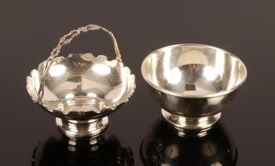 Appraisal: A circular silver bowl ALD Birmingham cm diameter and a