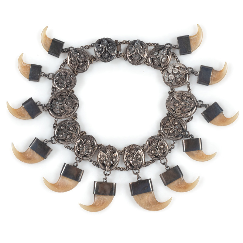 Appraisal: HOLLYWOOD Leopard claw necklace ca with later Mae West association