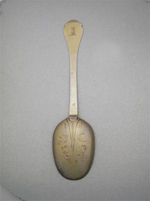 Appraisal: A William and Mary silvergilt spoon engraved crest above the