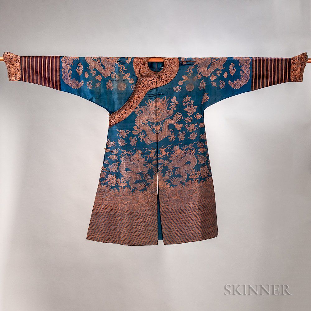 Appraisal: Man's Woven Silk Semiformal Robe Man's Woven Silk Semiformal Robe