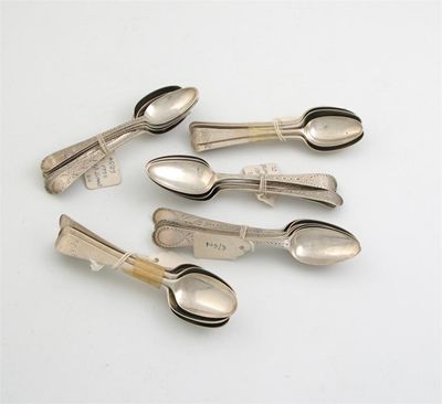 Appraisal: A set of George II III fancy back teaspoons with