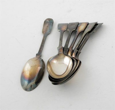 Appraisal: A set of six modern fiddle dessert spoons initialled maker