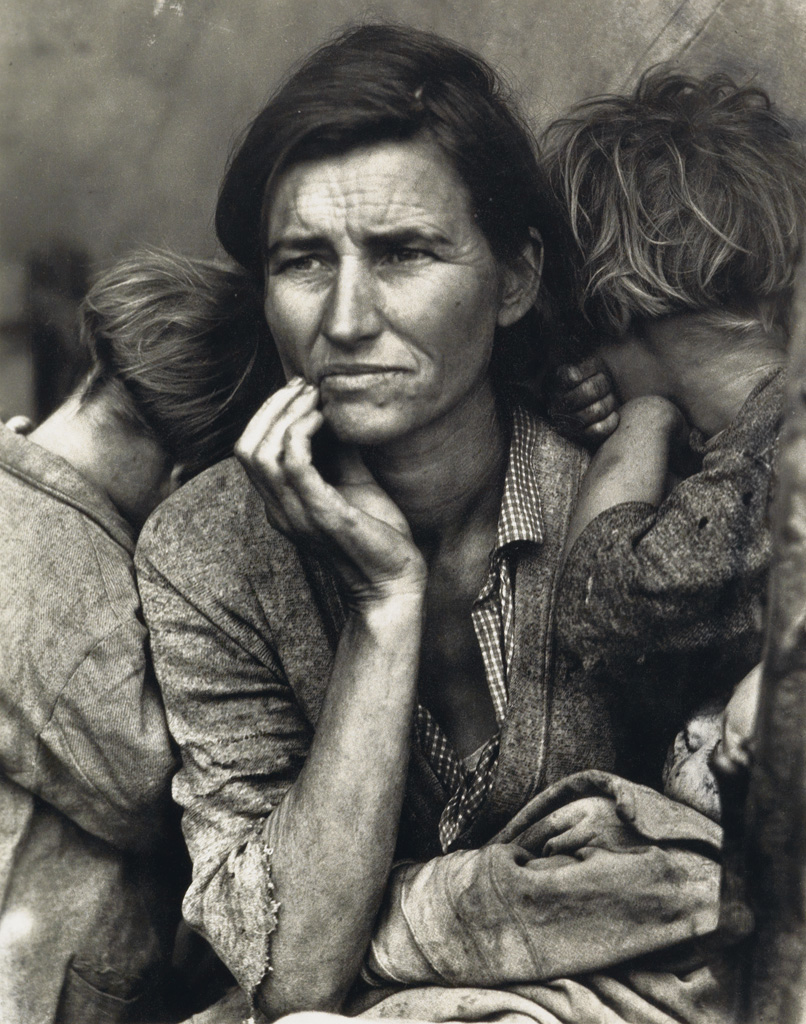 Appraisal: FARM SECURITY ADMINISTRATION A portfolio of photographs by Dorothea Lange