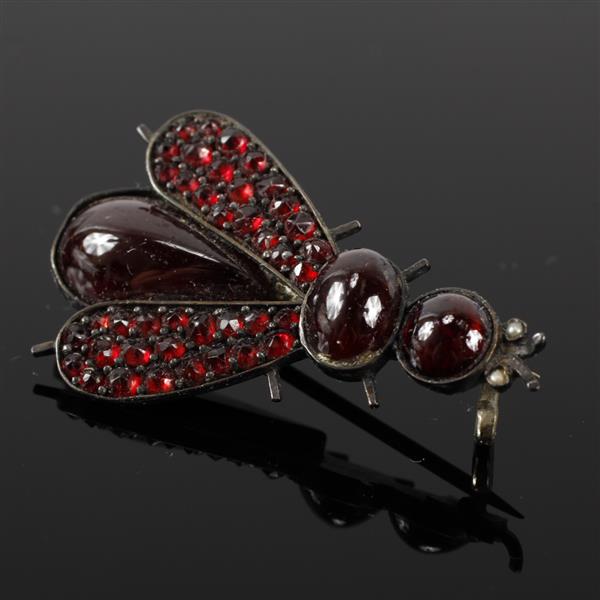 Appraisal: Antique Victorian Garnet Figural Insect Fly Pin dwt