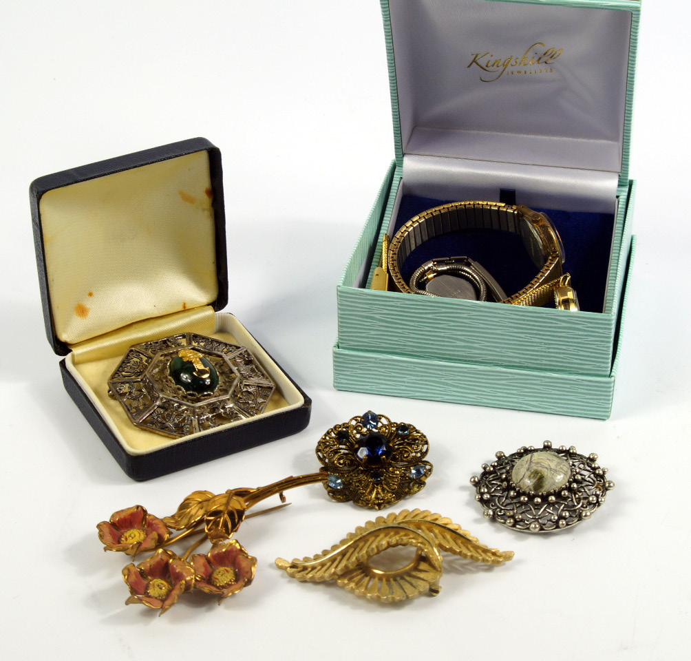 Appraisal: Costume jewellery and watches including a South American pendant brooch